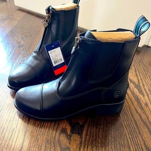 NEW kids Ariat paddock boots size 2